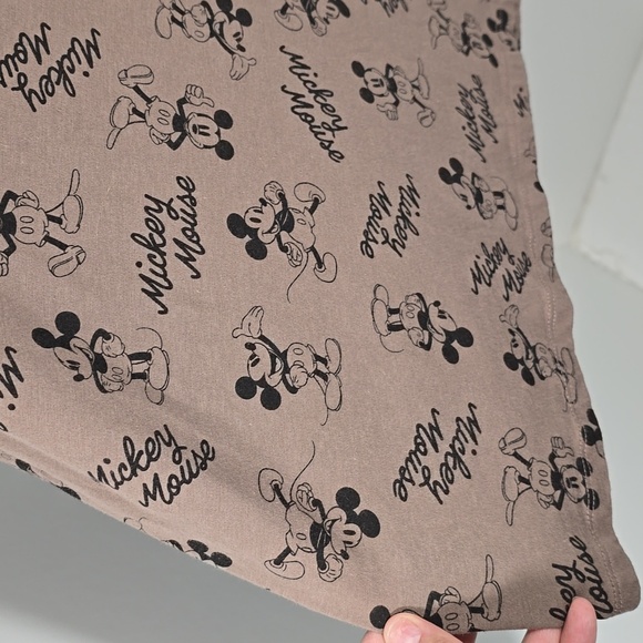 {Disney} Mickey Mouse Long Sleeve Disney Artist Series T-Shirt For Adults - Picture 8 of 10